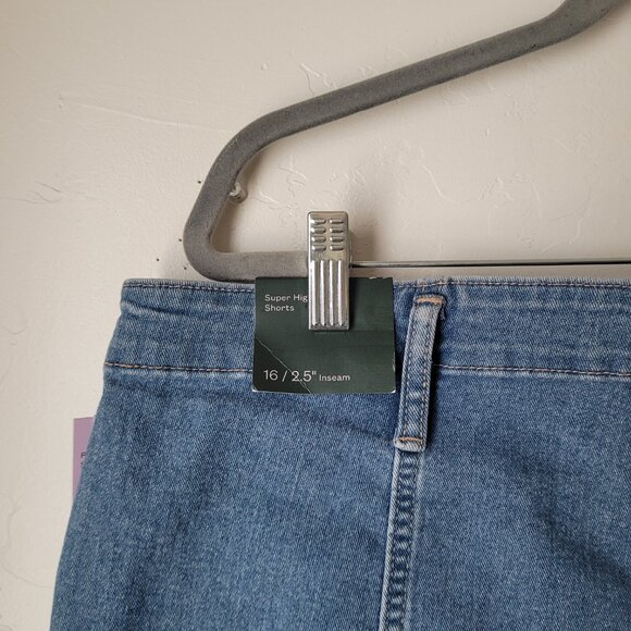 Wild Fable Plus Size Super High Rise Shorts - Picture 2 of 8